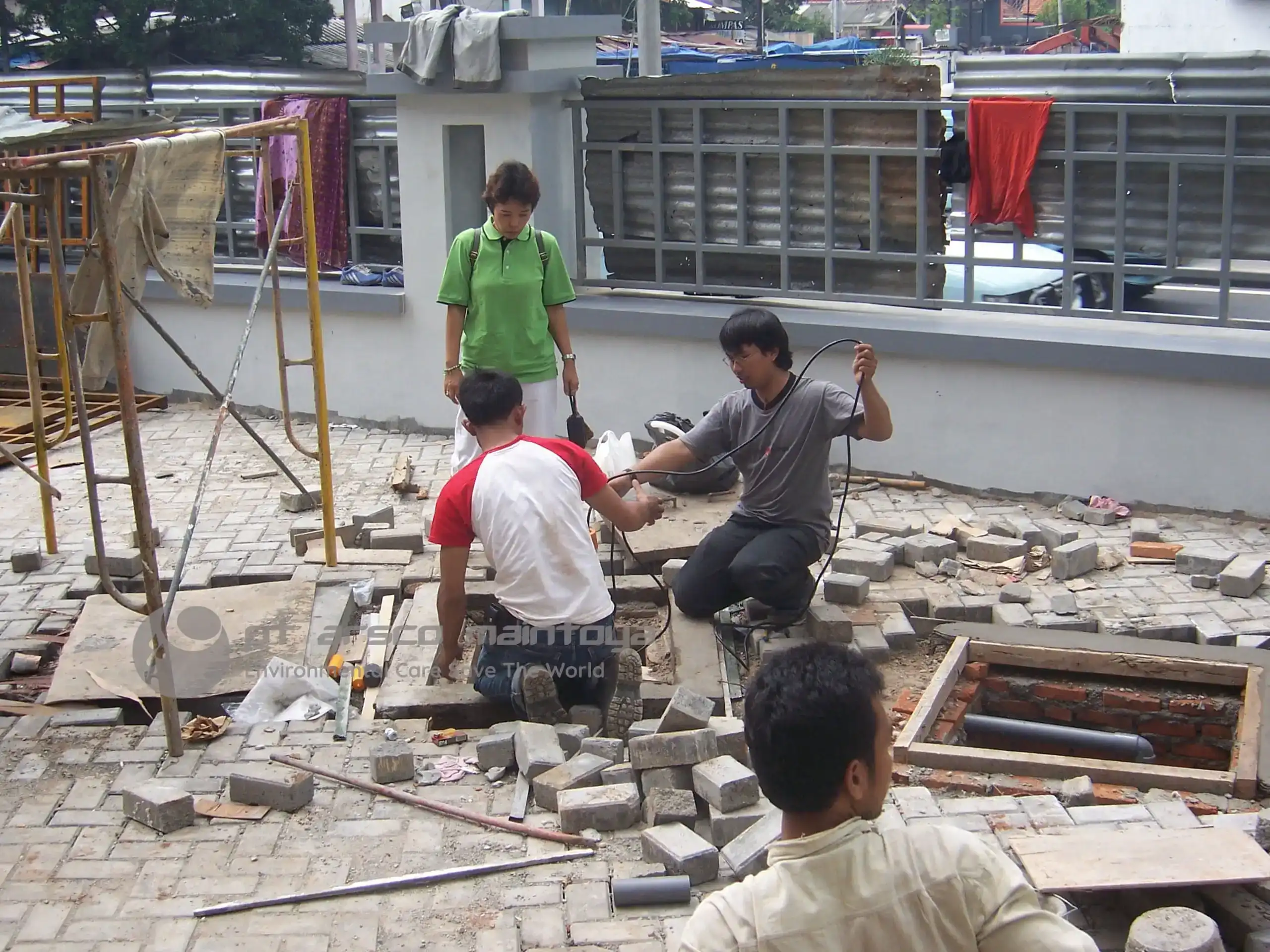 Proyek STP Sudinkes Jaktim - Peninjauan Konstruksi STP PT. ARsco Maintoya Sebagai Kontraktor STP meninjau STP yang sedang berjalan